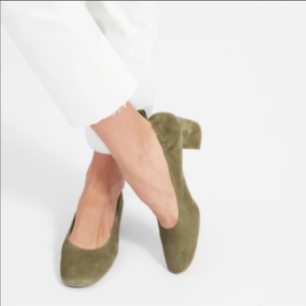 Everlane Day Heel in Sage Green Suede size 7